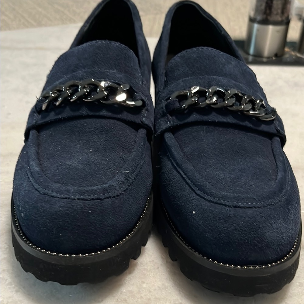 Ladie's Navy Suede Chain-Trim Loafers